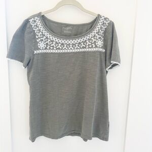 Talbots light green Embroidered Floral Short Sleeve Cotton Tee Shirt size L